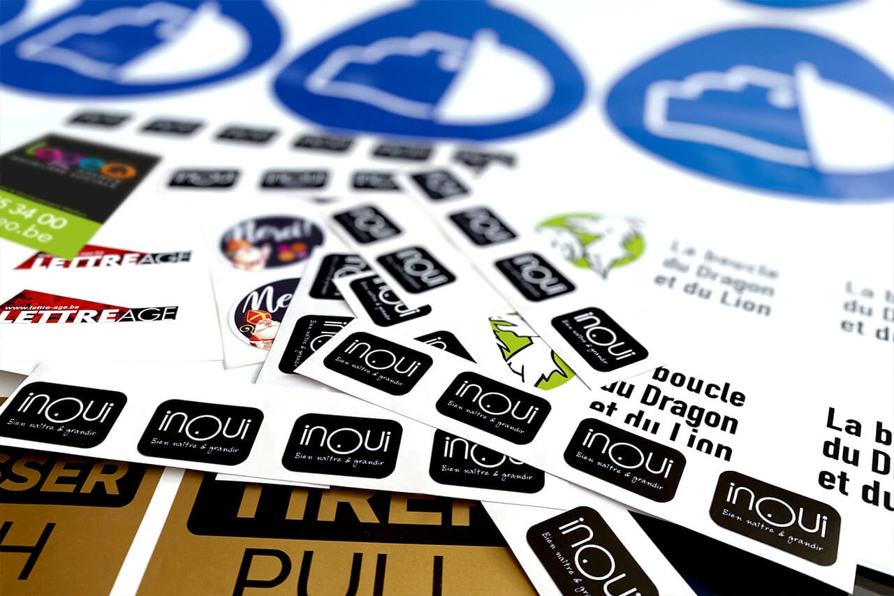Lettreageautocollantsbache1